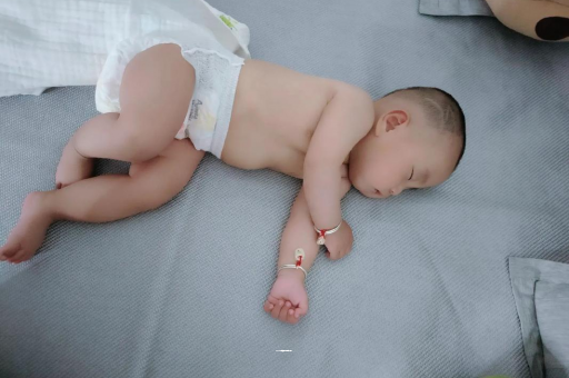 枣阳几个月宝宝会抬头